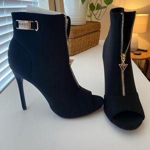 Guess Miranda Stilletto Size 9 Black Brand New in Box